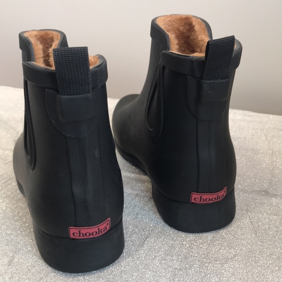 Chooka handcrafted premium rain boots with fleece inside. - Picture 2 of 6